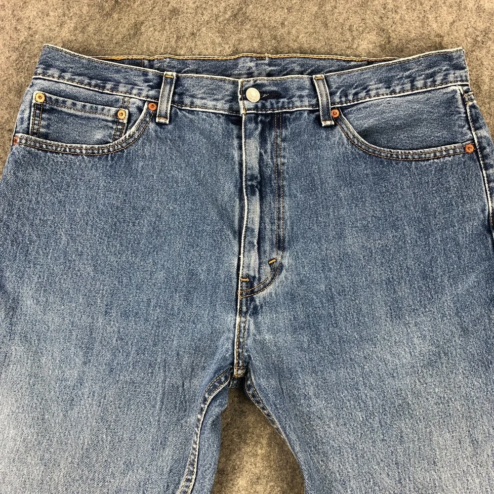 Levis 505 Jeans Mens 38x30 Blue Straight Leg Classic Mid Rise Medium Wash Cotton